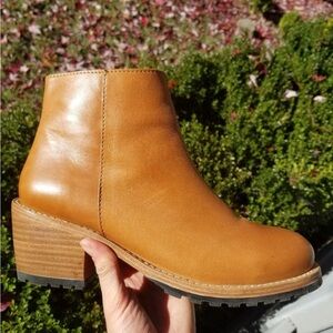 Portland Leather Company Patina leather lug sole zip ankle boots 9 40